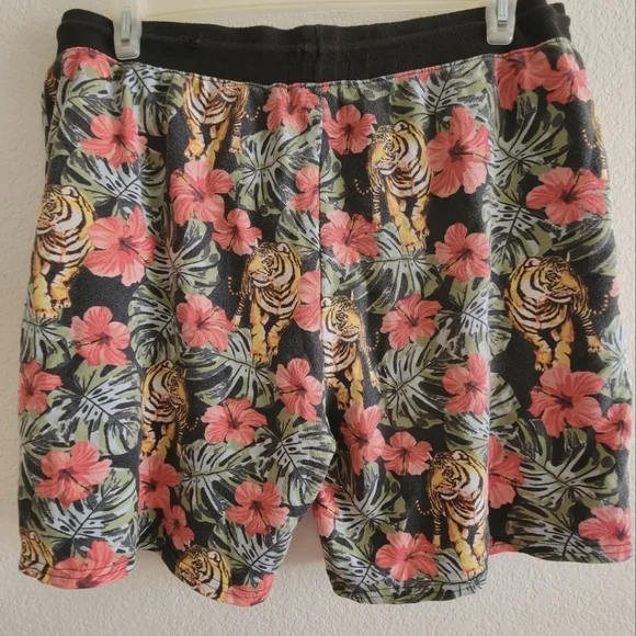 No Boundaries Faded Hawaii Shorts Plus Size 2XL - Picture 3 of 4